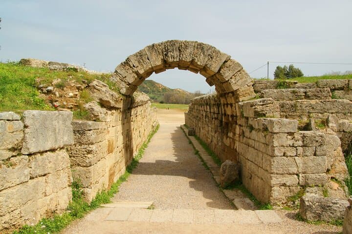 4-Day Spanish Tour: Epidaurus, Mycenae, Olympia, Delphi & Meteora — Classic Greece Circuit photo 6