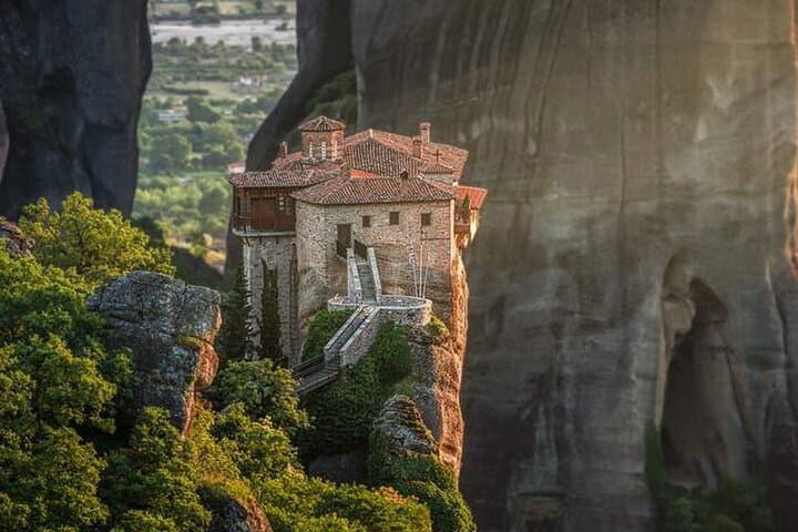 Private 6-Day Peloponnese, Delphi & Meteora Tour — UNESCO Sites & Scenic Gorges
