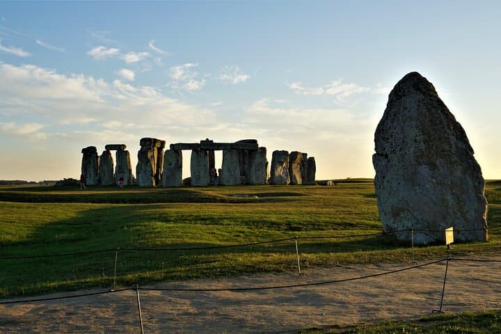 Stonehenge Private Immersive Audio Guide: Self-Guided Tour from Salisbury photo 2