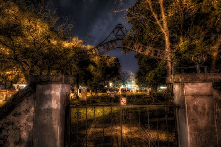 St. Augustine Haunted Pub Crawl: Ghost Stories and Historic Bars After Dark photo 3