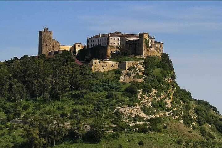 South Lisbon Coast & Arrábida Natural Park: Full-Day Wine, History & Beach Tour photo 3