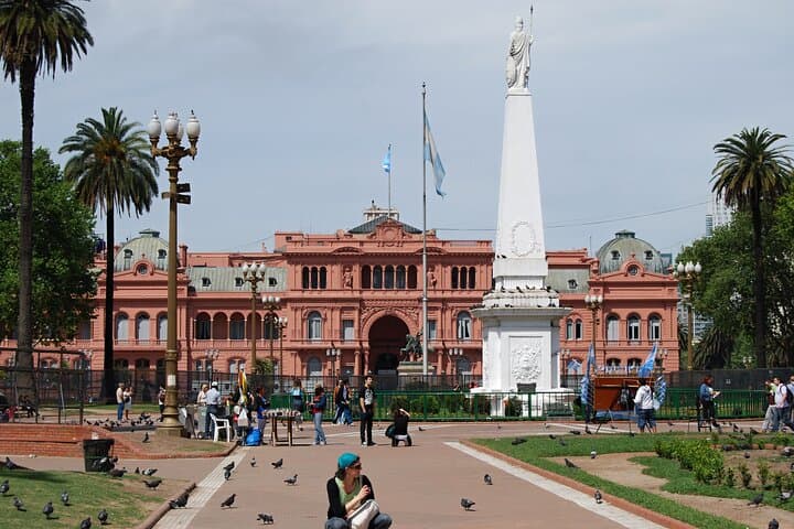 Plaza de Mayo Walking Tour and Coffee at Café Tortoni: A Historian-Led Stroll Through Buenos Aires photo 4