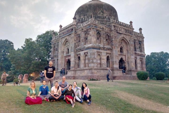 Full-Day Delhi Guided Tour — Old City, Mughal Monuments & Modern New Delhi photo 2