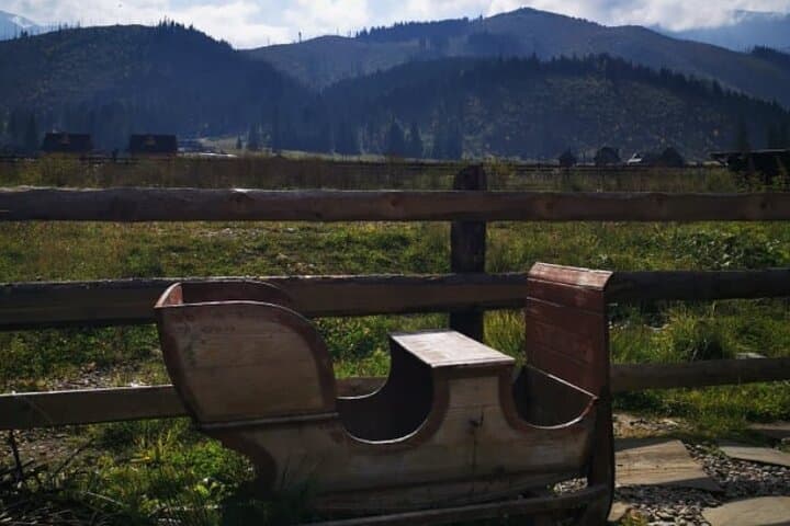 Day Trip to Zakopane: Gubałówka Funicular, Wooden Village & Chocholowskie Thermal Springs photo 3