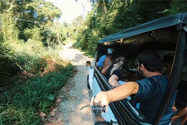 Paraty 4x4 Jeep Tour to Waterfalls, Tobogã and Cachaça Tasting photo 4