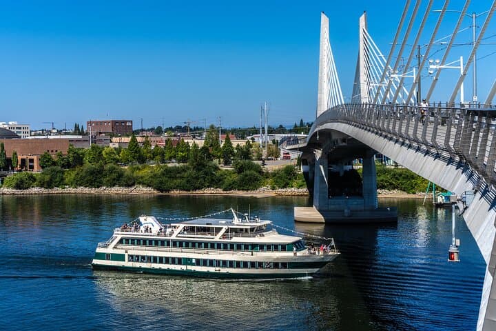 Willamette River Brunch Cruise Portland — 2-Hour Champagne & City Sights photo 2