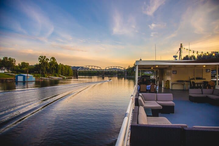 Portland Sunset Dinner Cruise on the Willamette River photo 2