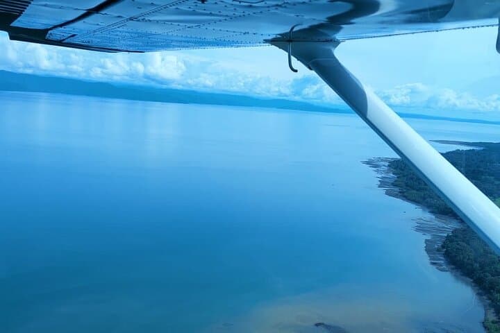 Corcovado Aerial Tour: 30-Minute Flight Over Osa Peninsula & Sirena Station photo 1