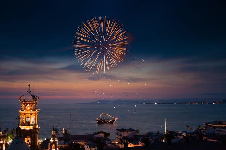 Premium Night Pirate Ship: Adults-Only Pirate Dinner & Fireworks Cruise in Puerto Vallarta