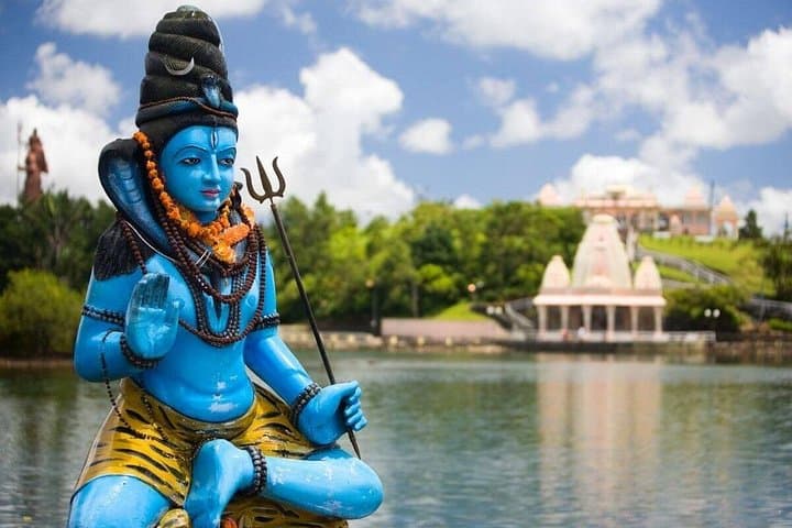Mauritius South Coast All-Inclusive Day Tour: Waterfalls, Grand Bassin & Le Morne