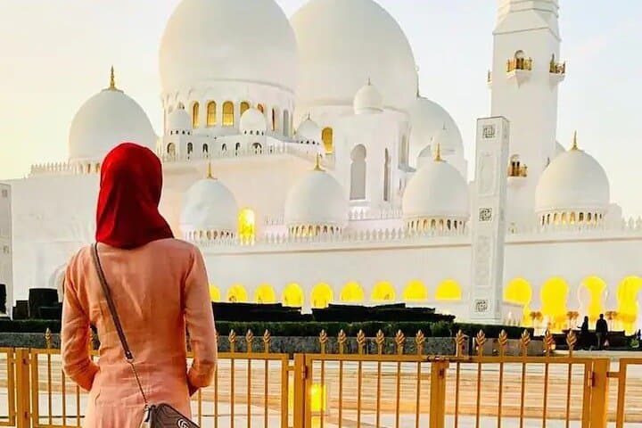 Full-Day Abu Dhabi Private Tour with Yellow Speedboat and Sheikh Zayed Mosque photo 2
