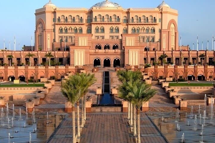 Full-Day Abu Dhabi Private Tour with Yellow Speedboat and Sheikh Zayed Mosque photo 6