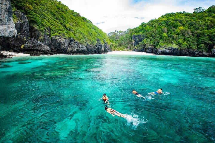 Maya Bay & Phi Phi Snorkeling Tour from Koh Lanta — Maya Bay, Monkey Bay, Phi Phi Don photo 4