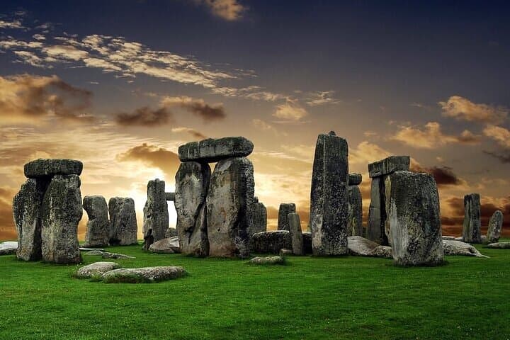 Private Windsor Castle and Stonehenge Day Tour — Skip-the-Line Royal History from London photo 3