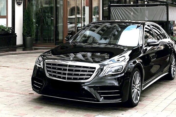 Newark EWR to Manhattan: Luxury Private Transfer by Sedan photo 2
