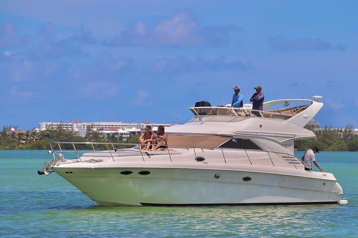 Private SeaRay 46ft Yacht Charter in Cancun to Isla Mujeres and Snorkel photo 2