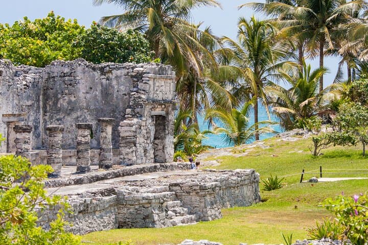 Tulum Ruins, Giant Sculpture & Cenotes: Full-Day Riviera Maya Adventure with Lunch