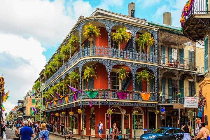 New Orleans Haunted Pub Crawl: French Quarter Ghosts & Historic Bars photo 2