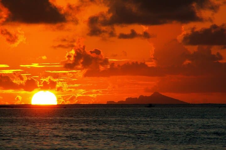 Bora Bora Private Dream Day: Reef Snorkel, Motu Lunch & Sunset Cruise photo 4