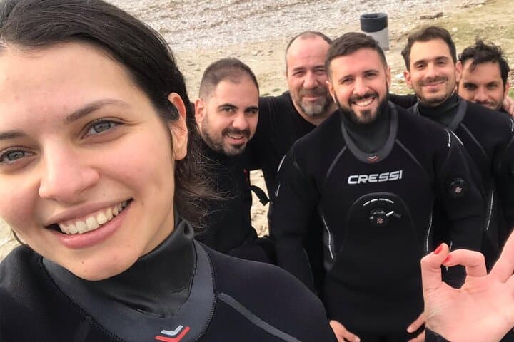 Beginner Scuba Diving in Anavyssos: 3.5-Hour Intro with Pro Instructors