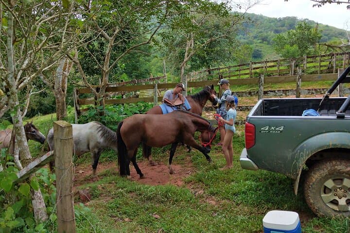 Horseback Riding in Panama's Farming Region — Cerro Azul & El Valle Day Ride