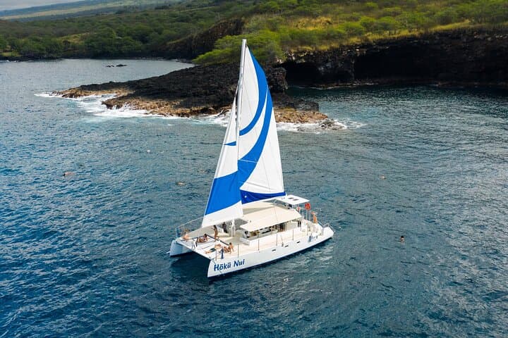 Deluxe Sail and Snorkel Adventure at Captain Cook Monument, Big Island