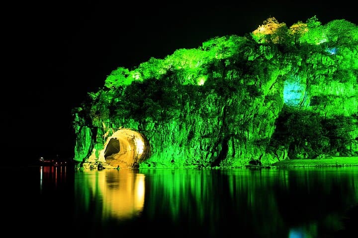 Guilin Full-Day Highlights Tour: Reed Flute Cave, Elephant Trunk & Solitary Beauty Peak photo 5