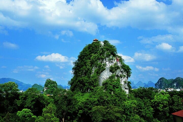 Guilin Full-Day Highlights Tour: Reed Flute Cave, Elephant Trunk & Solitary Beauty Peak photo 6