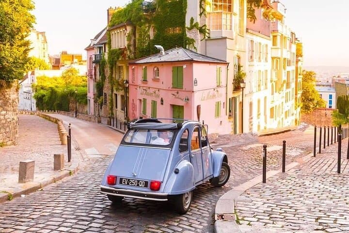 Cruise Paris in a Vintage 2CV: 1-Hour Private Highlights Tour photo 2