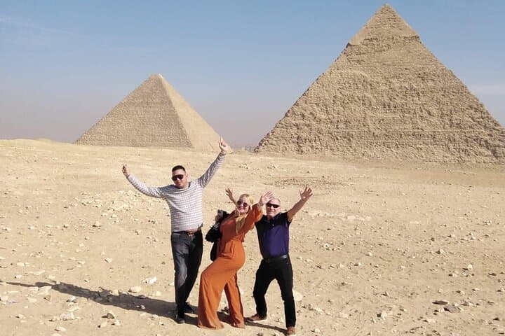 2-Day Giza and Cairo Guided Tour: Pyramids, Saqqara, Camel Ride & Nile Dinner Cruise