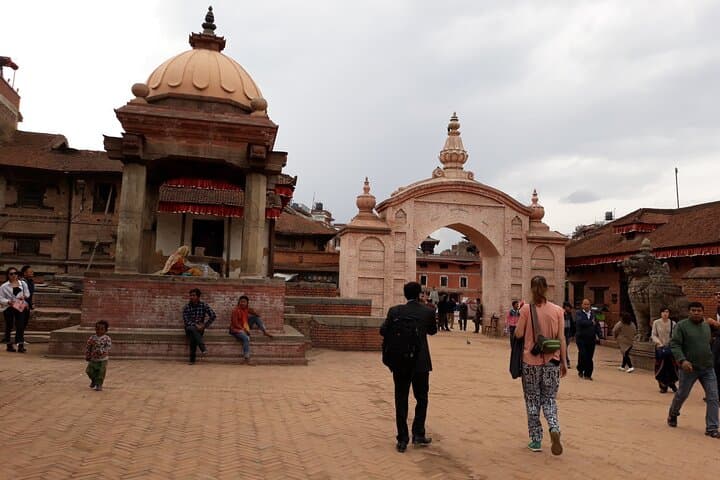 Kathmandu to Chitwan: Seven-Day UNESCO & Wildlife Explorer photo 2