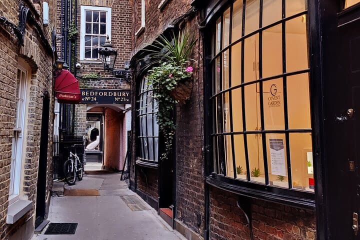 Dickensian London Treasure Hunt: Immersive Outdoor Escape Room Walk photo 2