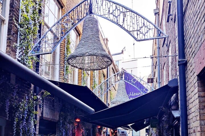 Dickensian London Treasure Hunt: Immersive Outdoor Escape Room Walk photo 4