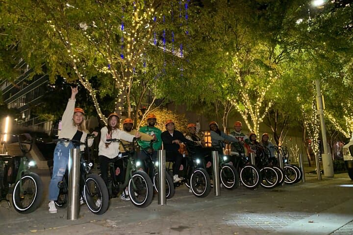 Downtown Dallas E-Bike History & Sightseeing Tour (2-Hour)