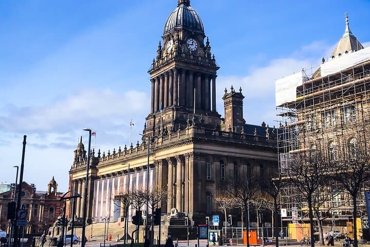 Explore Leeds: Hidden-Gems Treasure Hunt & Big Britain Quiz — 1 Day Pass