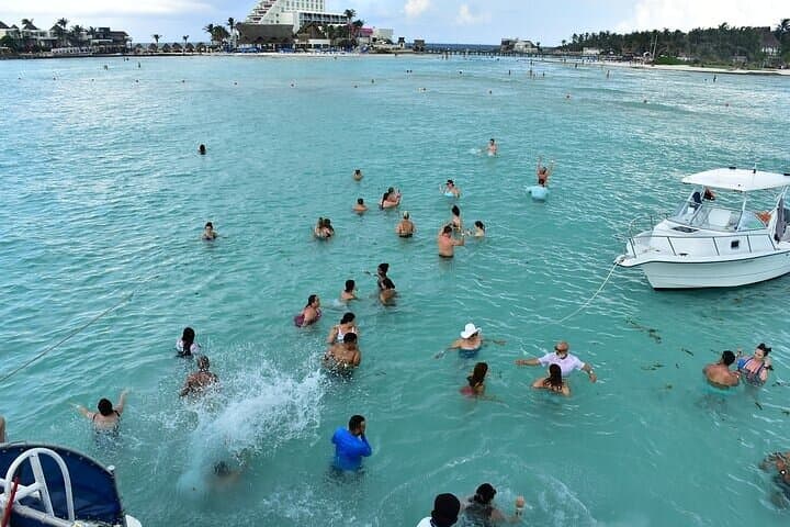 Cancun Catamaran to Isla Mujeres: Open-Bar Snorkel & Beach Day photo 6