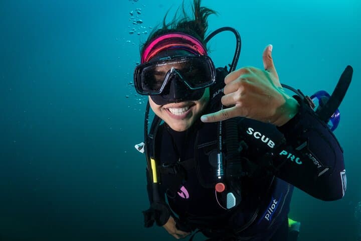 Cabo Marine Park: Two-Tank Dive to Pelican Rock & Neptune's Finger photo 3