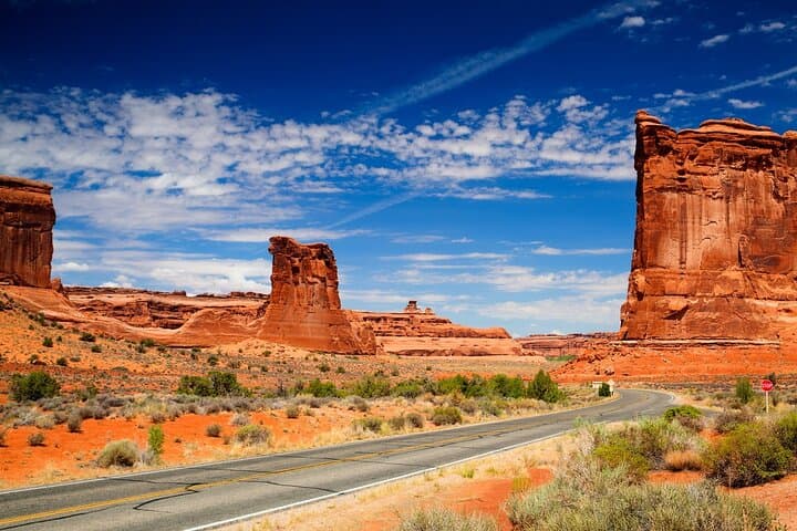 Discover Moab in a Day: Arches, Canyonlands & Dead Horse Point Tour photo 3