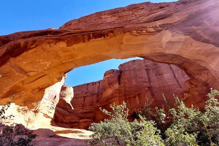 Explore Solitaire Arch: The Hidden Desert Hike in Arches National Park