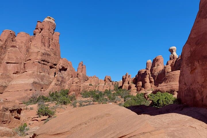 Explore Solitaire Arch: The Hidden Desert Hike in Arches National Park photo 2