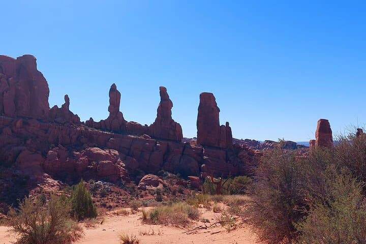 Explore Solitaire Arch: The Hidden Desert Hike in Arches National Park photo 3