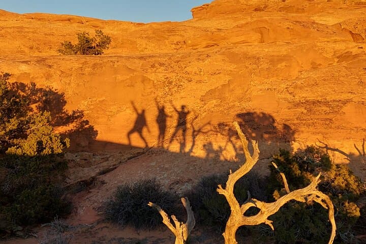 Secluded Arches Sunset Hike: Discover Devil’s Garden’s Hidden High Cliff photo 4