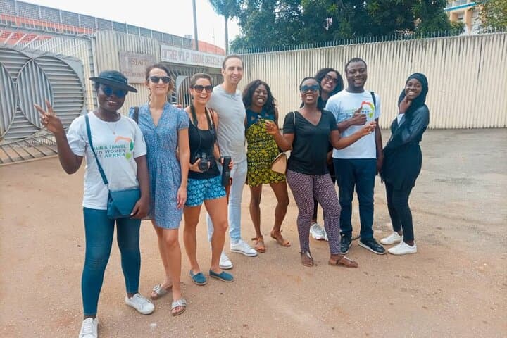 Explore Abidjan’s Plateau: Alternative City Walking Tour with Local Artisans photo 4