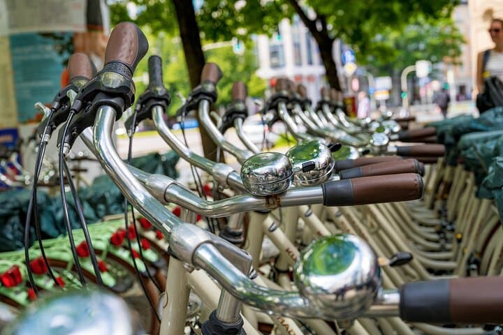 Munich Private City Bike Tour: Pedal Through the English Garden to Hofbräukeller
