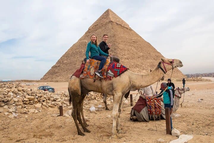 Giza Pyramids Day Tour: Camel Ride, Sphinx & Egyptian Museum in Cairo