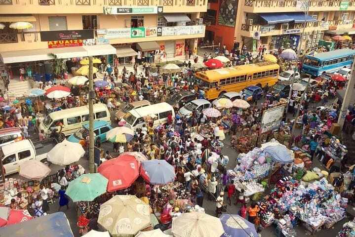 Accra Cultural City Tour: SEEGhana — Markets, Monuments & Beach Cinema photo 4