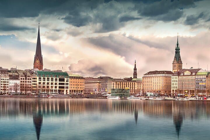 Self-Guided e-Scavenger Hunt in Hamburg — Interactive City Game for All Ages photo 3