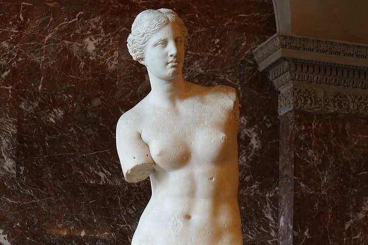 Louvre Museum Private Family Tour & Da Vinci Treasure Hunt photo 6