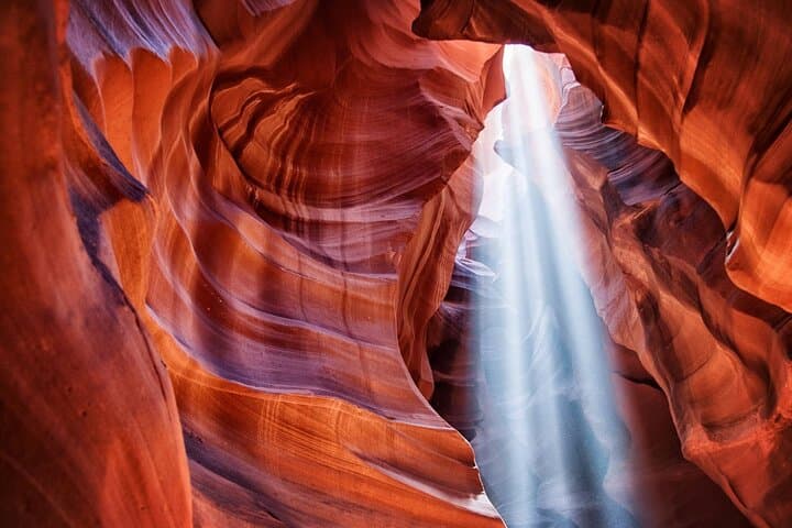 Exploring Lower Antelope Canyon: Guided Slot Canyon Tour Near Page, AZ