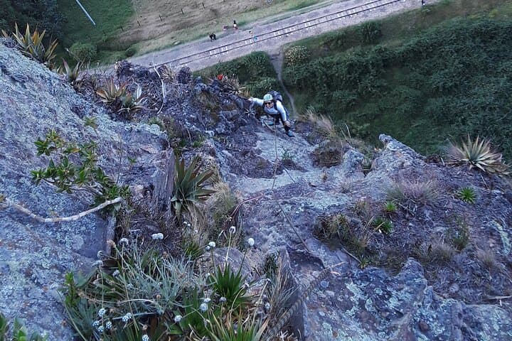 Suesca Rocks: Private Half-Day Rock Climbing Near Bogotá photo 4